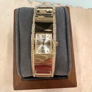 Ladies Embassy Watch by Gruen-Good Condition. Gold new battery